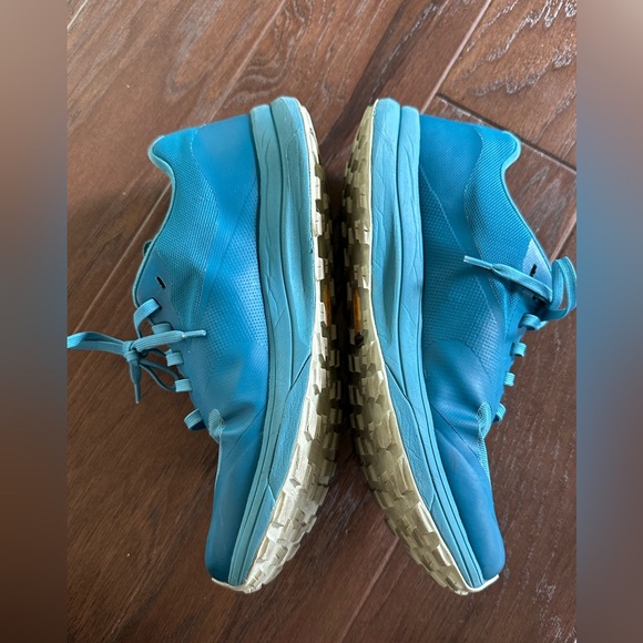 Women’s Arc'teryx Norvan LD 2  Turquoise Blue Lightweight Trail Shoes - Picture 9 of 9
